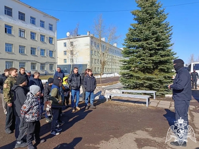 В гостях у сотрудников ОМОН «Спарта» побывали воспитанники клуба «Гвардия» из Фурманова