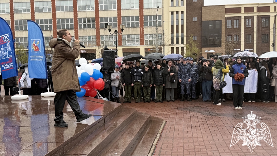 Сотрудники и военнослужащие Росгвардии присоединились ко Всероссийской акции "Георгиевская ленточка" в Иванове