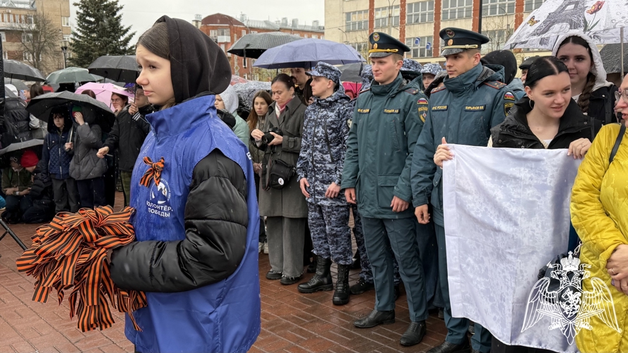 Сотрудники и военнослужащие Росгвардии присоединились ко Всероссийской акции "Георгиевская ленточка" в Иванове