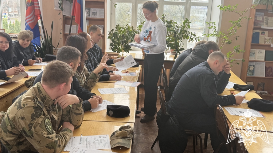 В Иванове более 100 росгвардейцев написали «Диктант Победы»