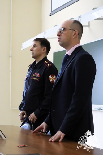 В Ивановской области представители Росгвардии организовали встречу со студентами выпускных курсов