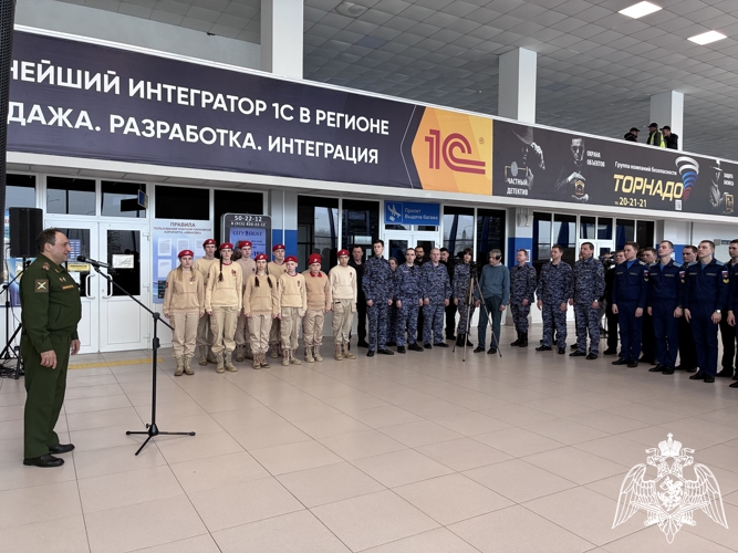 Сотрудники Росгвардии стали почетными гостями открытия выставки в ивановском аэропорту имени маршала А.М. Василевского