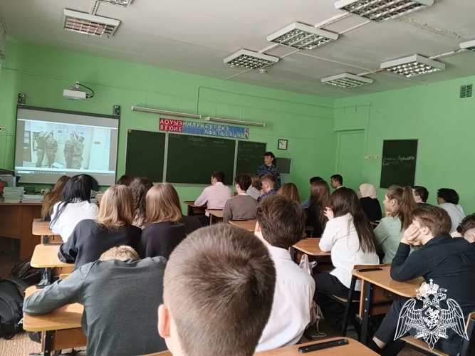 Офицер Росгвардии рассказала ивановским школьникам о поступлении в Пермский военный институт