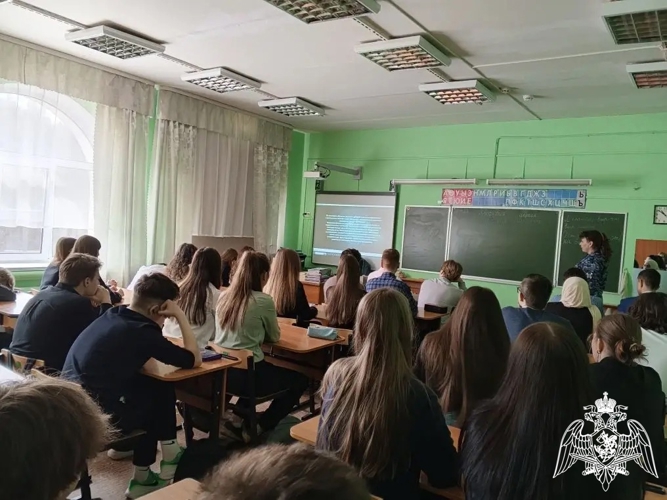 Офицер Росгвардии рассказала ивановским школьникам о поступлении в Пермский военный институт