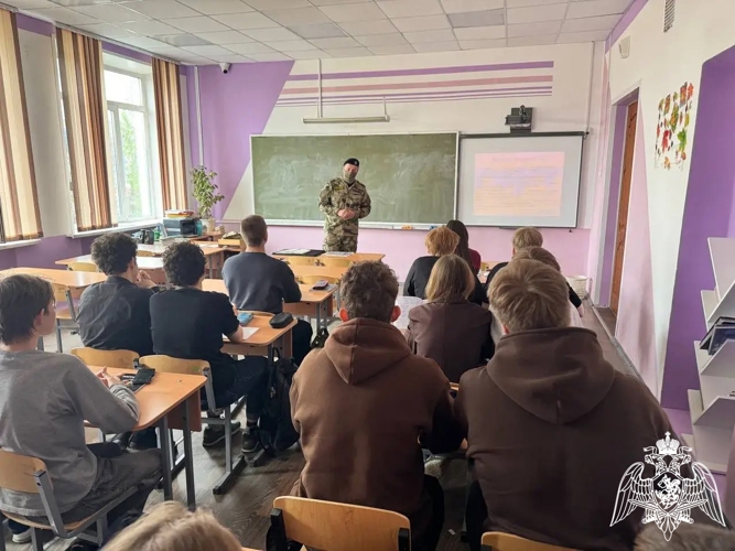 Ивановским школьникам рассказали о поступлении в военные институты войск национальной гвардии Российской Федерации
