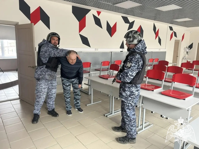В Иванове сотрудники Росгвардии приняли участие во Всероссийских учениях на объекте образования
