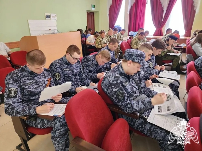 В Иванове более 100 росгвардейцев написали «Диктант Победы»