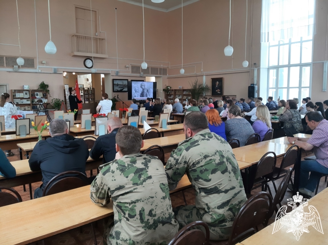 Росгвардейцы приняли участие в презентации первого выпуска военно-исторического альманаха «Своим землякам посвящаем»