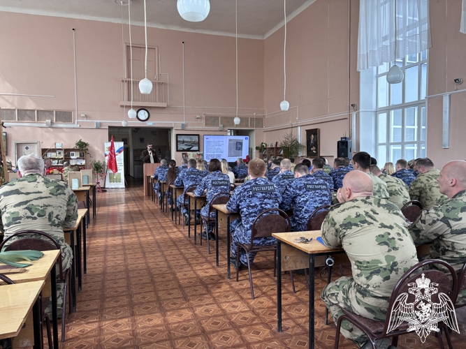 В преддверии Дня Победы Управлении Росгвардии по Ивановской области состоялся открытый диалог с экспертом Российского общества «Знание»