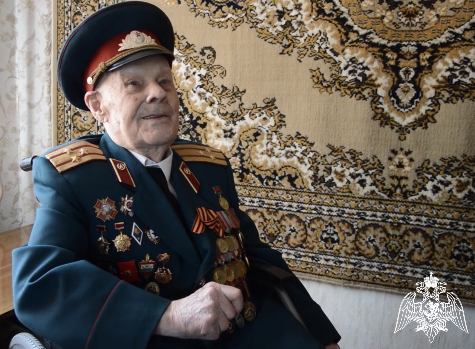 В Иванове руководитель регионального Управления Росгвардии поздравил ветерана Великой отечественной войны с Днём Победы