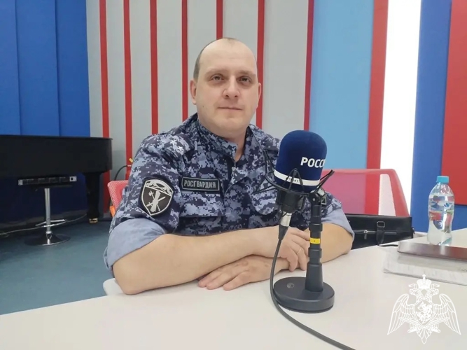Офицер Росгвардии напомнил владельцам оружия о правилах его хранения во время отпуска