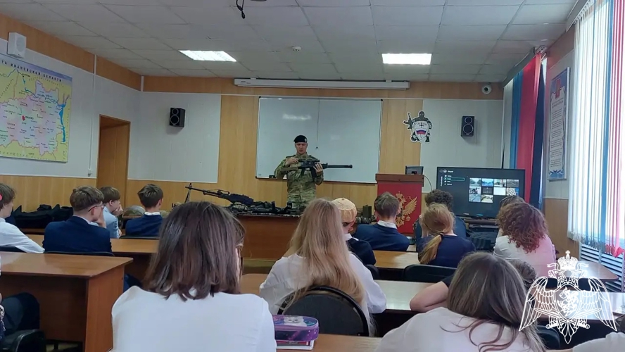 В Иванове ОМОН "Спарта" открыл свои двери для ивановских школьников 