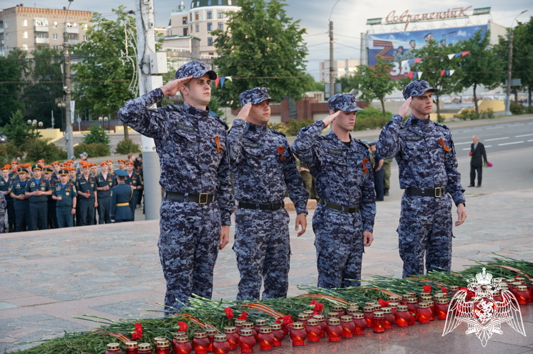 Сотрудники Росгвардии зажгли «Свечу памяти» в Иванове