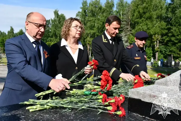 В День памяти и скорби начальник Управления Росгвардии по Ивановской области почтил память павших героев Великой Отечественной войны