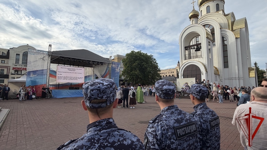 В Иванове росгвардейцы приняли участие в праздновании Дня семьи, любви и верности