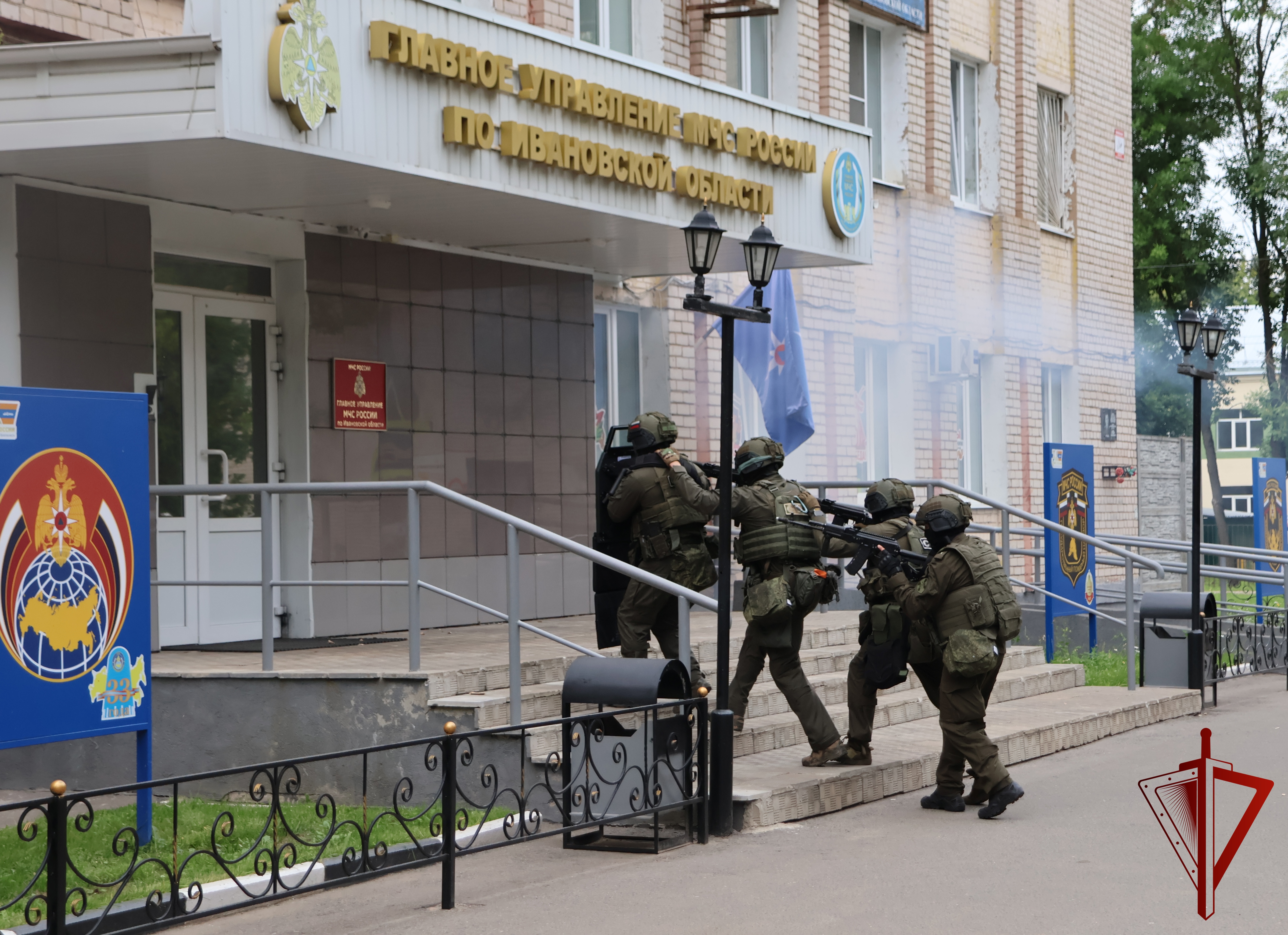 Сотрудники Росгвардии приняли участие в межведомственных антитеррористических учениях 