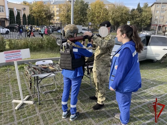 Военно-патриотическая выставка Росгвардии украсила региональный чемпионат по первой помощи в Иванове