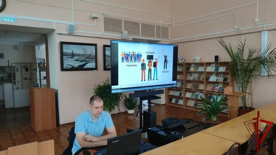 В Иванове сотрудники регионального Управления МВД России провели информационно-обучающее занятие для личного состава Росгвардии